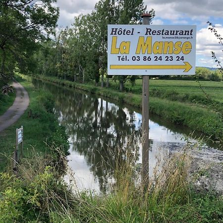 Hotel Restaurant La Manse Dornecy المظهر الخارجي الصورة